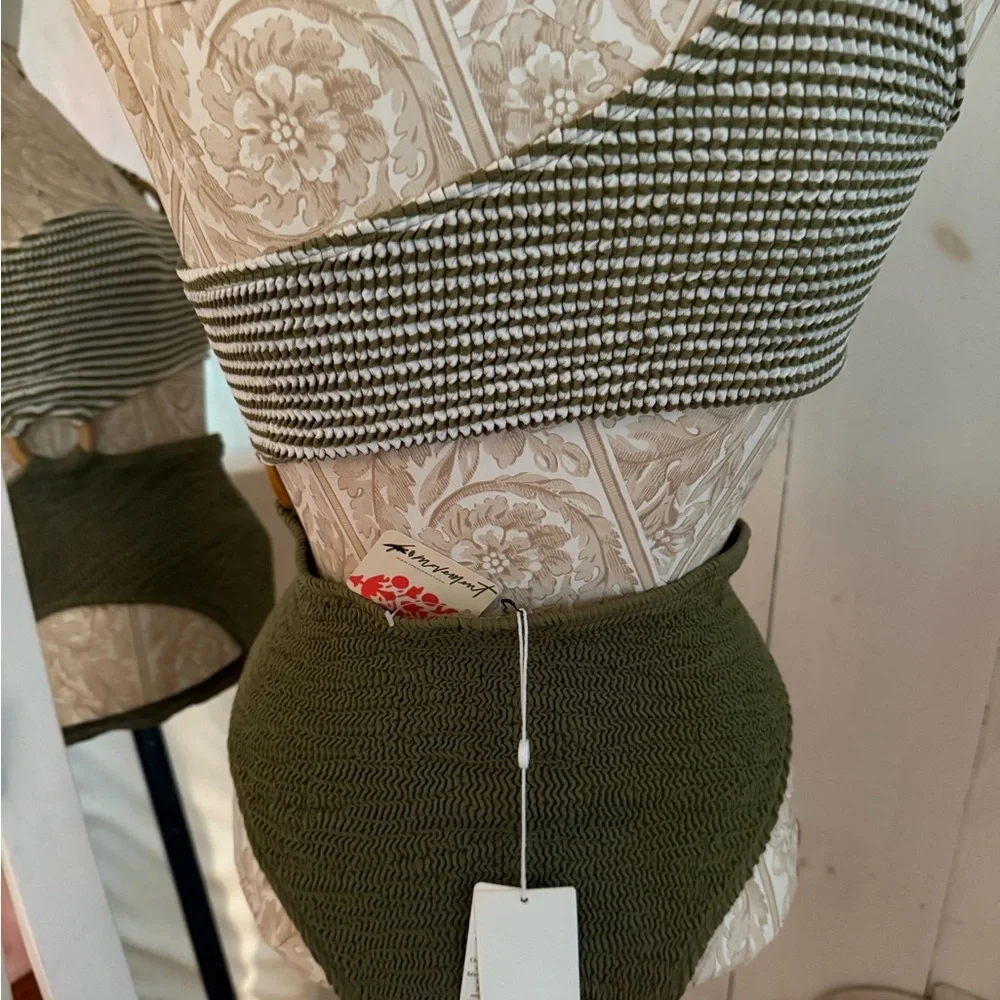 Striped One-Shoulder Bikini Set - Picture 3 of 11